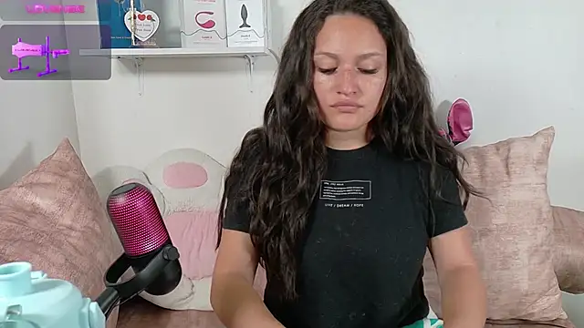 Snapshot of megan_doll2 chatting on September 2025 08:11:02 PM megan doll2 online show from September 2025 08:11:02 PM