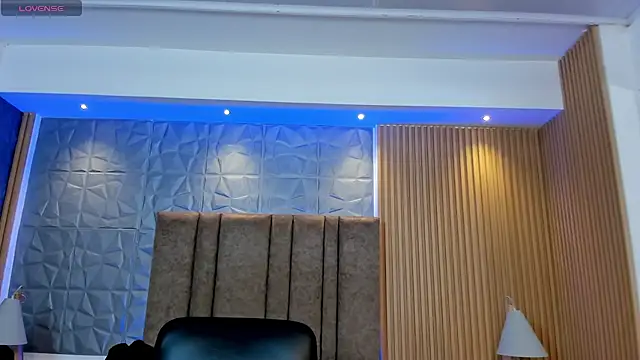 charlottewhitte online show from September 2025 01:27:01 PM