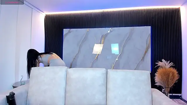 charlottewhitte online show from December 2025 11:38:02 AM