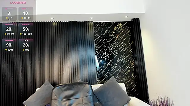 charlottewhitte online show from March 2026 12:01:01 PM