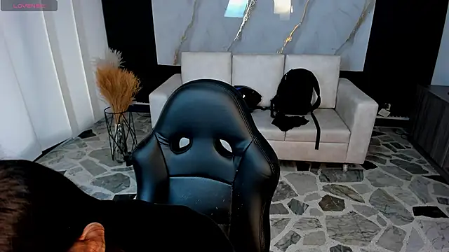 charlottewhitte online show from March 2026 11:26:02 AM