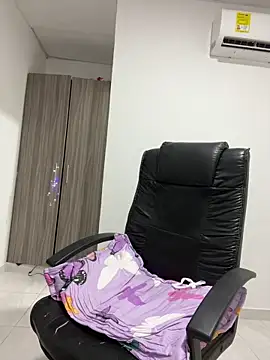 Violetacam 05 online show from September 2025 05:20:02 AM