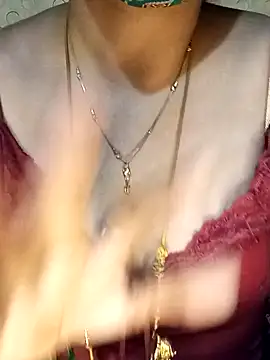 Snapshot of tuttifrutti17 chatting on January 2025 07:07:01 PM tuttifrutti17 online show from January 2025 07:07:01 PM