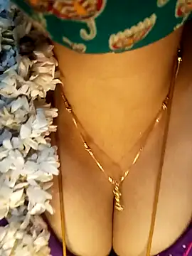 Snapshot of tuttifrutti17 chatting on January 2025 05:23:02 PM tuttifrutti17 online show from January 2025 05:23:02 PM