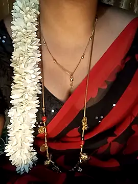 Snapshot of tuttifrutti17 chatting on February 2025 05:20:02 PM tuttifrutti17 online show from February 2025 05:20:02 PM