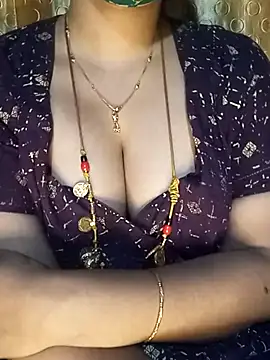 Snapshot of tuttifrutti17 chatting on March 2025 06:14:01 PM tuttifrutti17 online show from March 2025 06:14:01 PM