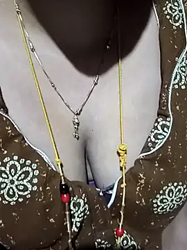 Snapshot of tuttifrutti17 chatting on November 2025 05:06:01 PM tuttifrutti17 online show from November 2025 05:06:01 PM