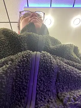 QueenNuttCollector online show from March 2025 02:55:01 PM