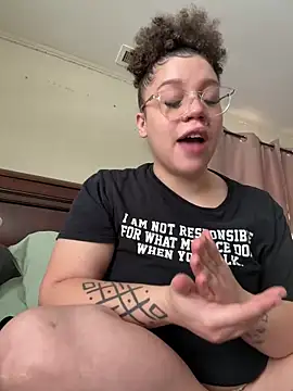 QueenNuttCollector online show from February 2026 02:56:02 PM