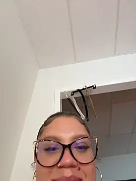 Snapshot of QueenNuttCollector chatting on June 2026 03:57:01 PM QueenNuttCollector online show from June 2026 03:57:01 PM