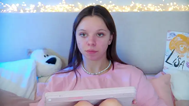 Snapshot of ElisabethDavis chatting on January 2025 09:18:02 PM ElisabethDavis online show from January 2025 09:18:02 PM