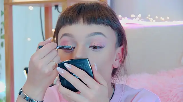 Snapshot of ElisabethDavis chatting on September 2025 03:24:02 PM ElisabethDavis online show from September 2025 03:24:02 PM