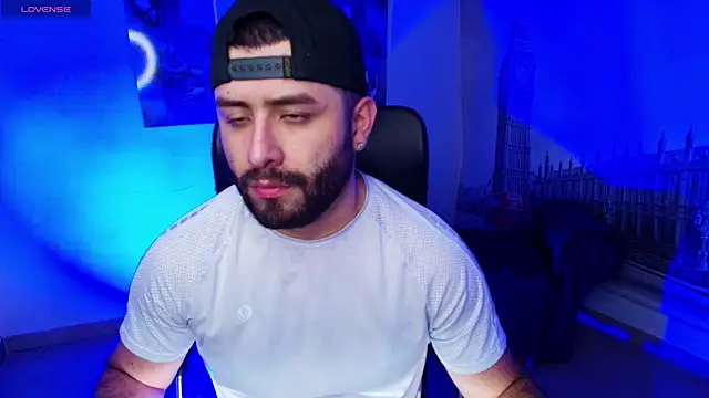 Snapshot of jhon_bear03 chatting on March 2025 11:23:01 AM jhon bear03 online show from March 2025 11:23:01 AM