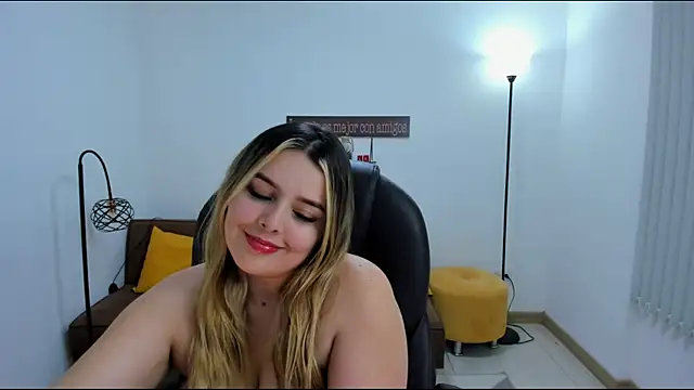 Snapshot of camiilaa1 chatting on February 2025 12:09:01 AM camiilaa1 online show from February 2025 12:09:01 AM