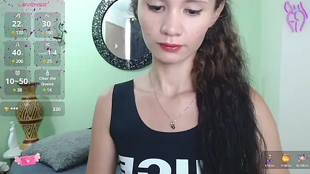 Snapshot of Sofia_Franco_ chatting on December 2024 03:37:01 PM Sofia Franco online show from December 2024 03:37:01 PM