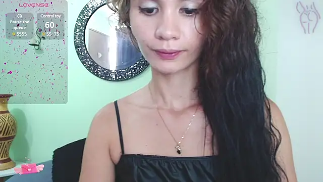 Snapshot of Sofia_Franco_ chatting on January 2025 08:05:02 PM Sofia Franco online show from January 2025 08:05:02 PM