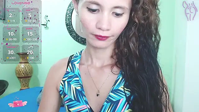 Snapshot of Sofia_Franco_ chatting on January 2025 07:17:01 PM Sofia Franco online show from January 2025 07:17:01 PM