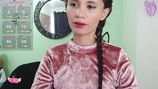 Snapshot of Sofia_Franco_ chatting on February 2025 07:17:01 PM Sofia Franco online show from February 2025 07:17:01 PM