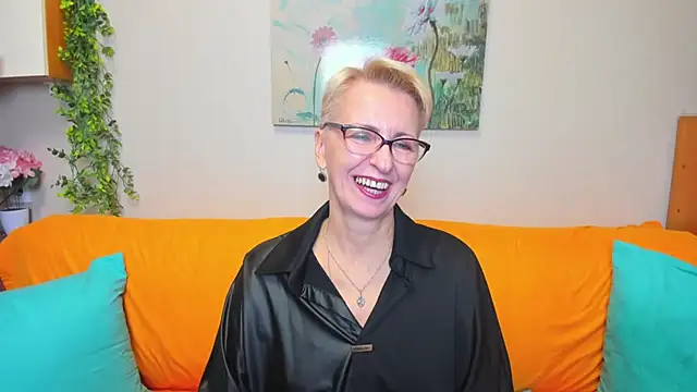 iamyourdream89 online show from November 2025 02:34:02 PM