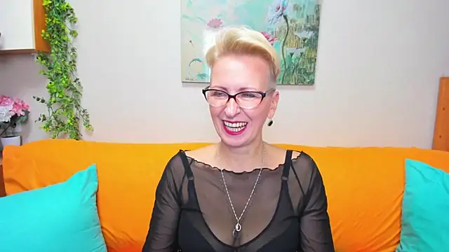 iamyourdream89 online show from November 2025 12:51:01 PM