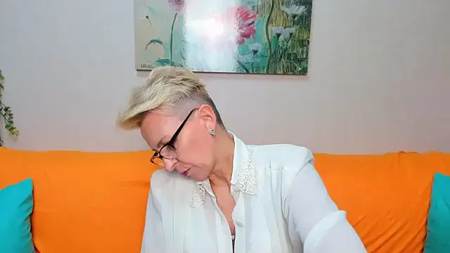 iamyourdream89 online show from December 2025 09:07:01 AM