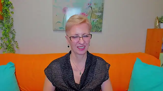 iamyourdream89 online show from April 2026 01:09:02 PM