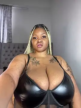 Snapshot of Yung-Missy chatting on December 2024 04:56:02 AM Yung-Missy online show from December 2024 04:56:02 AM