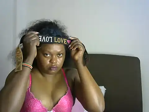 Snapshot of _sweetlovee chatting on July 2026 05:15:02 PM sweetlovee online show from July 2026 05:15:02 PM