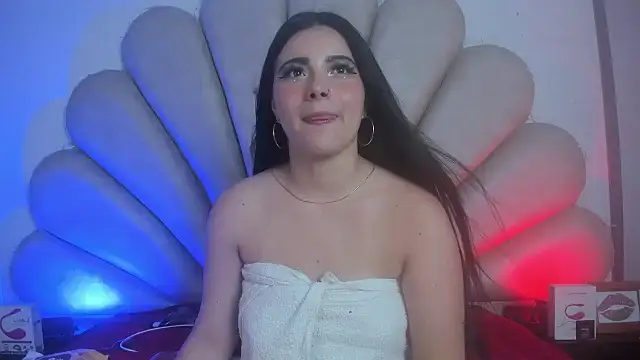 Snapshot of Natasha__Blue chatting on February 2025 02:04:02 AM Natasha Blue online show from February 2025 02:04:02 AM