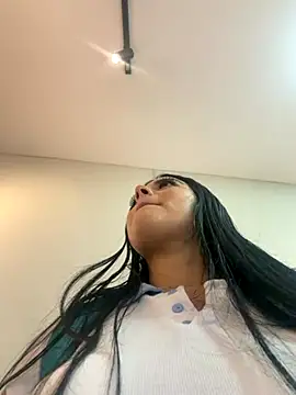 Snapshot of Natasha__Blue chatting on December 2025 06:04:01 PM Natasha Blue online show from December 2025 06:04:01 PM