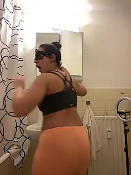 Snapshot of Sarahkhaalifa chatting on November 2025 09:36:02 PM Sarahkhaalifa online show from November 2025 09:36:02 PM