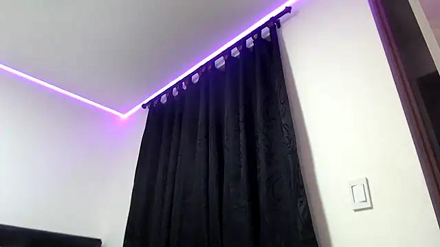 Snapshot of dolcemacca chatting on March 2025 05:22:02 AM dolcemacca online show from March 2025 05:22:02 AM