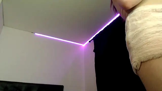 Snapshot of dolcemacca chatting on September 2025 01:42:02 AM dolcemacca online show from September 2025 01:42:02 AM