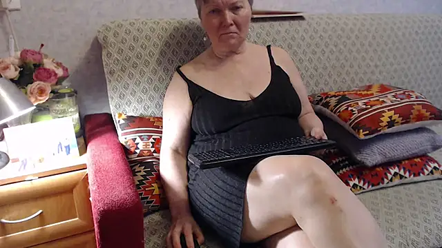 Snapshot of zarinafonliberman chatting on April 2026 04:15:02 PM zarinafonliberman online show from April 2026 04:15:02 PM
