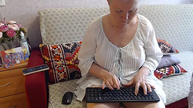 Snapshot of zarinafonliberman chatting on July 2026 07:45:02 AM zarinafonliberman online show from July 2026 07:45:02 AM