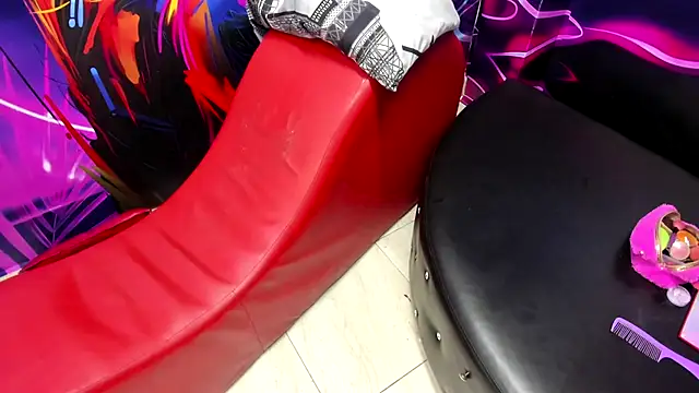 hot-threesome online show from November 2025 04:14:02 AM