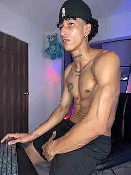 Snapshot of mike_casseano chatting on October 2025 09:45:01 PM mike casseano online show from October 2025 09:45:01 PM