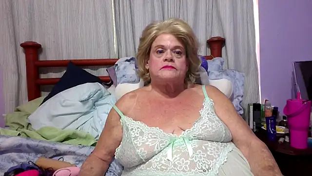 Snapshot of BigClitMelody chatting on September 2025 06:33:02 PM BigClitMelody online show from September 2025 06:33:02 PM