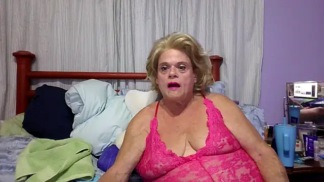 Snapshot of BigClitMelody chatting on September 2025 11:08:01 PM BigClitMelody online show from September 2025 11:08:01 PM