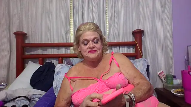 Snapshot of BigClitMelody chatting on October 2025 09:23:02 PM BigClitMelody online show from October 2025 09:23:02 PM