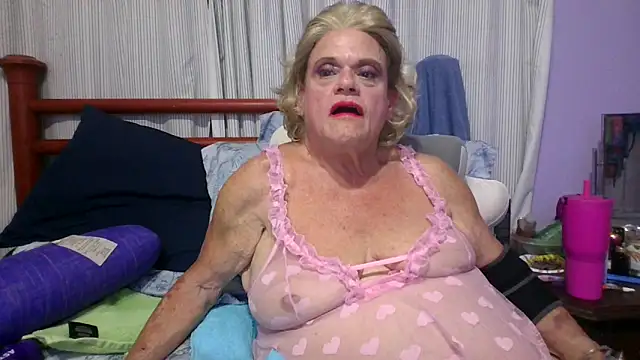 Snapshot of BigClitMelody chatting on October 2025 12:20:01 AM BigClitMelody online show from October 2025 12:20:01 AM