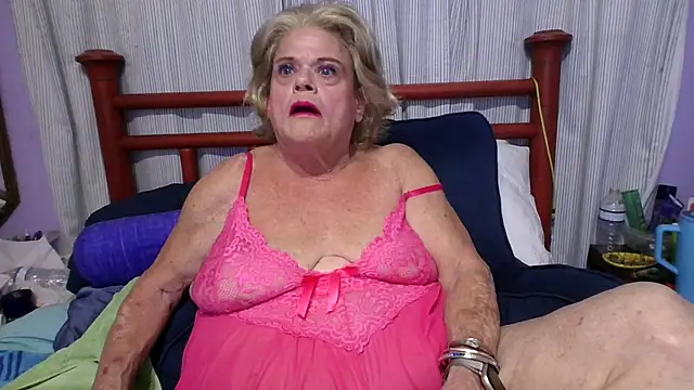 Snapshot of BigClitMelody chatting on October 2025 02:13:01 AM BigClitMelody online show from October 2025 02:13:01 AM