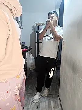 Snapshot of catire2323 chatting on March 2026 12:25:01 AM catire2323 online show from March 2026 12:25:01 AM