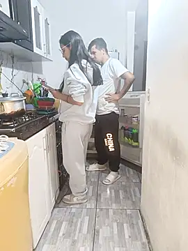 Snapshot of catire2323 chatting on April 2026 01:06:02 AM catire2323 online show from April 2026 01:06:02 AM