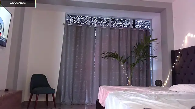 Snapshot of mini_kunis chatting on February 2026 06:42:01 PM mini kunis online show from February 2026 06:42:01 PM