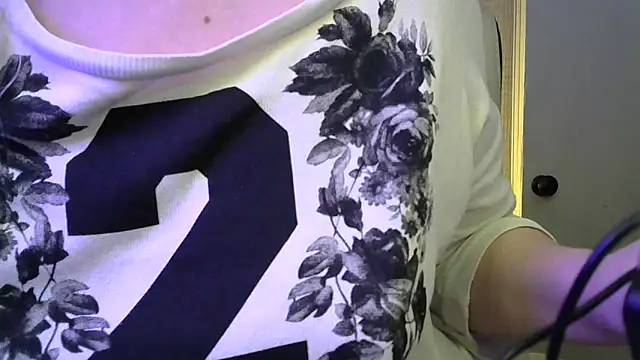 Snapshot of JLA_kiss chatting on April 2026 02:58:01 PM JLA kiss online show from April 2026 02:58:01 PM