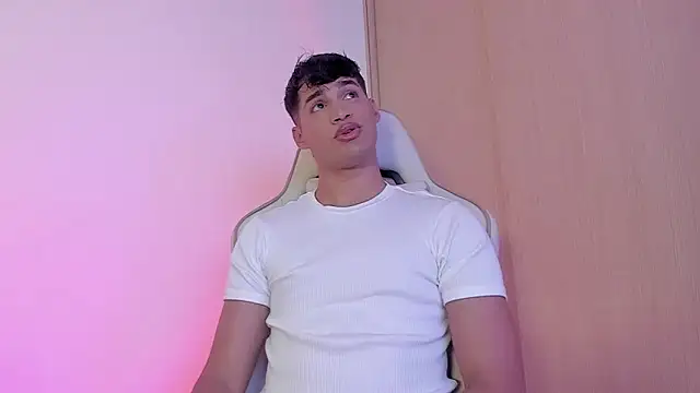 Jimmy Leeh  online show from December 2024 11:03:01 PM