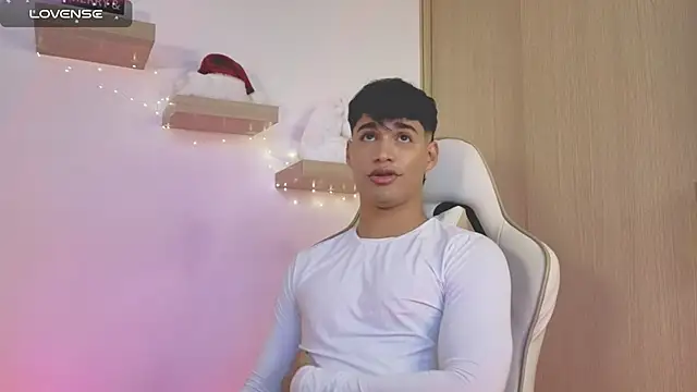 Jimmy Leeh  online show from December 2024 11:49:02 PM