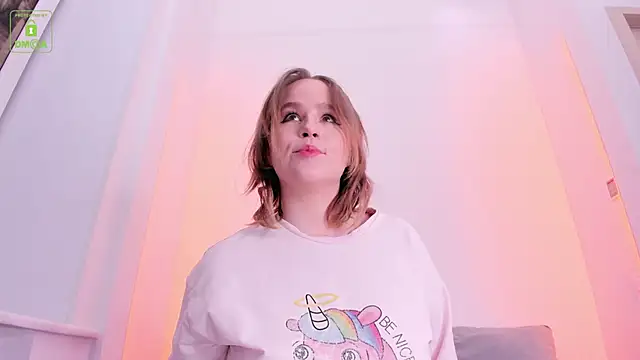 Snapshot of ErikaLust chatting on December 2024 04:16:02 AM ErikaLust online show from December 2024 04:16:02 AM