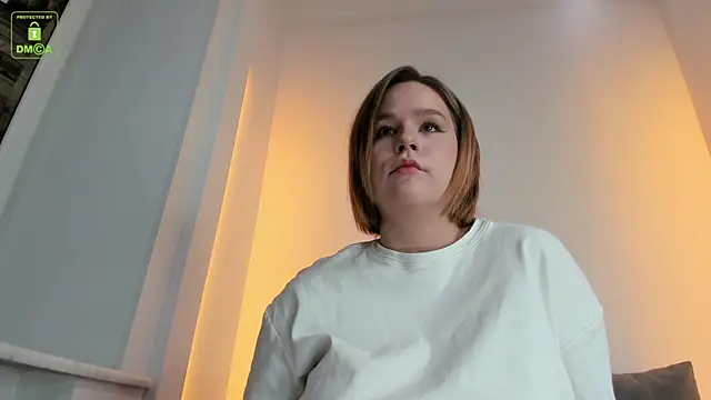 Snapshot of ErikaLust chatting on February 2025 04:10:01 AM ErikaLust online show from February 2025 04:10:01 AM